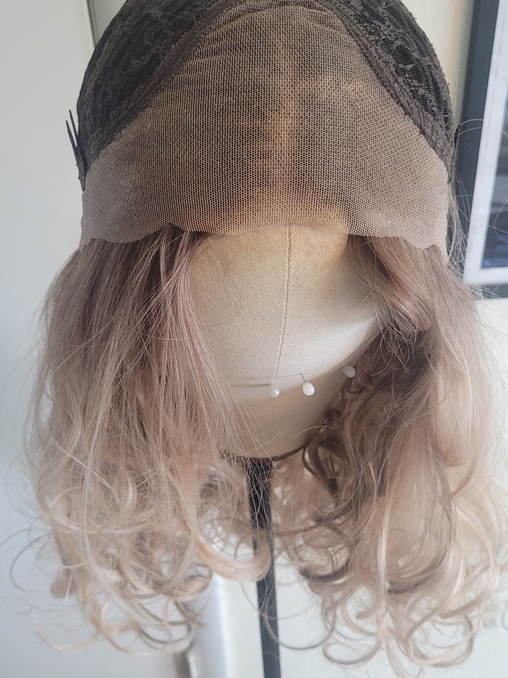 Blonde Ombre Long Wavy Women's Wig - Cool Toned Blonde - Picture 3 of 4